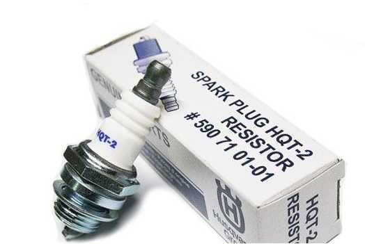 HQT-2 nel gruppo I Pezzi Di Ricambio / Candela di accensione / Candela di accensione per motozappe presso GPLSHOP (5907101-01)