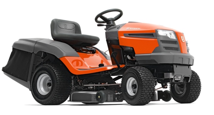 Husqvarna TC 138 Trattore nel gruppo Prodotti per lavori forestali e giardinaggio Husqvarna / Husqvarna Tagliaerba uomo a bordo / Trattorini tagliaerba presso GPLSHOP (9605102-00)