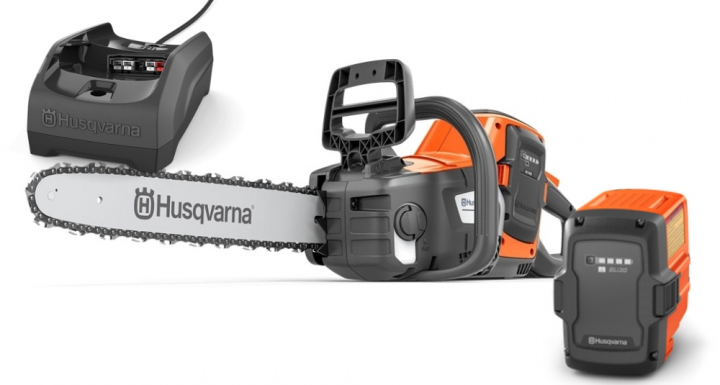 Husqvarna 240i + Bli30 & C80 nel gruppo Prodotti per lavori forestali e giardinaggio Husqvarna / Husqvarna Motoseghe / Batteria motosegha presso GPLSHOP (9706011-07)