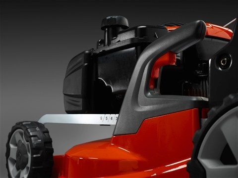 Husqvarna LC 247SP Rasaerba