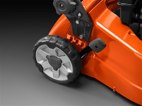 Husqvarna LC 247Li Rasaerba A Batteria
