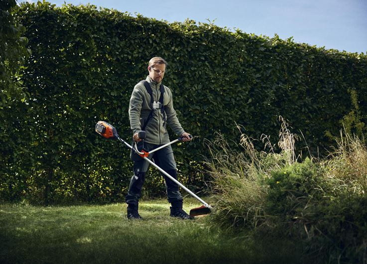 Husqvarna 325iR Decespugliatore a batteria