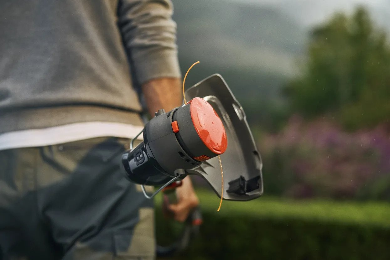 Husqvarna Aspire™ T28 +  B45(2.5Ah) & C70