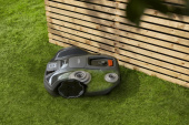 Husqvarna Automower® 305E Nera Robot Tagliaerba con EPOS plug-in kit Husqvarna Automower® 305E Nera Robot Tagliaerba con EPOS plug-in kit