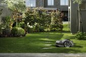 Husqvarna Automower® 305E Nera Robot Tagliaerba con EPOS plug-in kit Husqvarna Automower® 305E Nera Robot Tagliaerba con EPOS plug-in kit