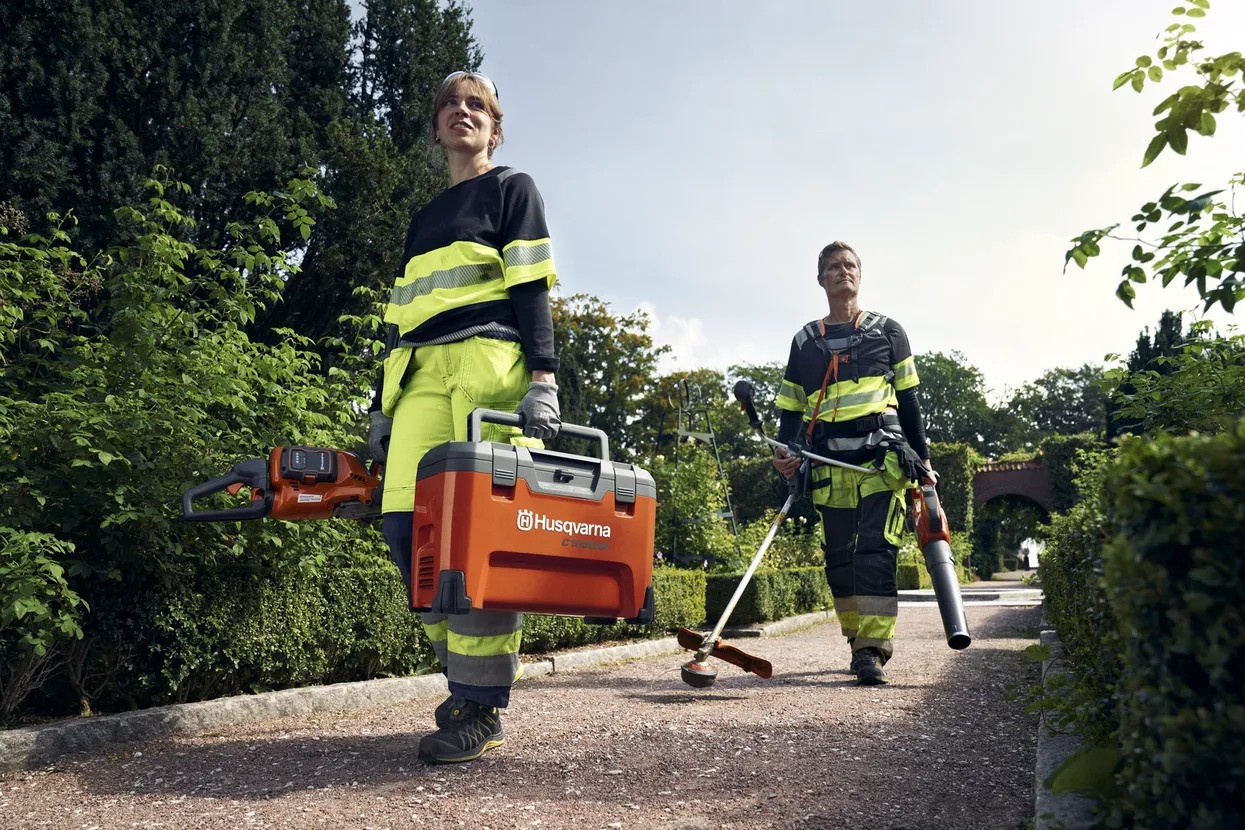 Husqvarna C1000X4 Caricabatterie mult-rack