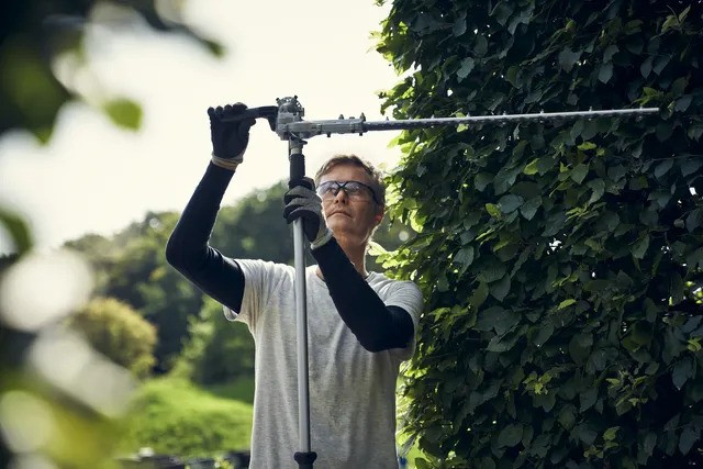 Husqvarna 525iHE4 Tagliasiepi ad asta batteria