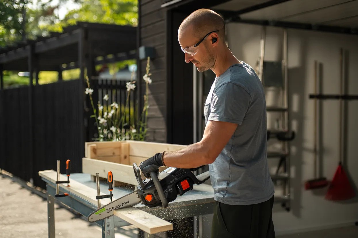 Motosega Husqvarna Aspire™ C15X-P4A - con batteria e caricabatterie