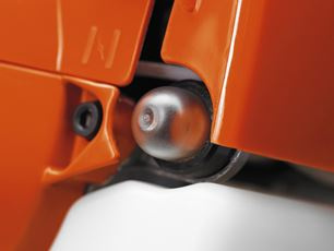 Husqvarna 122R Decespugliatore