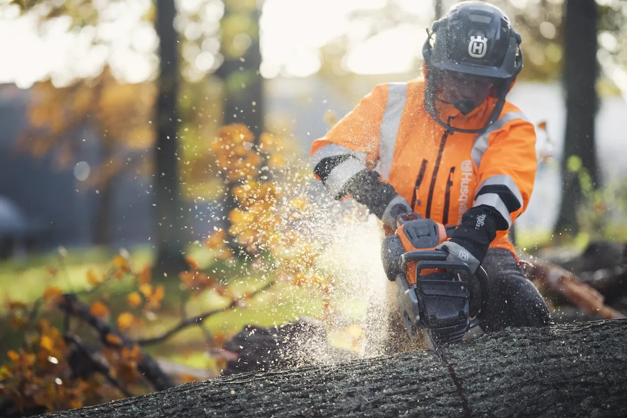 Husqvarna 550i XP® G con batteria e caricabatterie