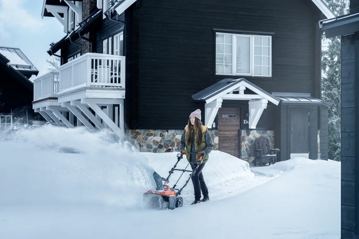 Husqvarna ST 143i Spazzaneve