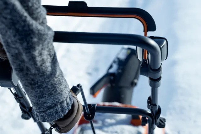 Husqvarna ST 143i Spazzaneve