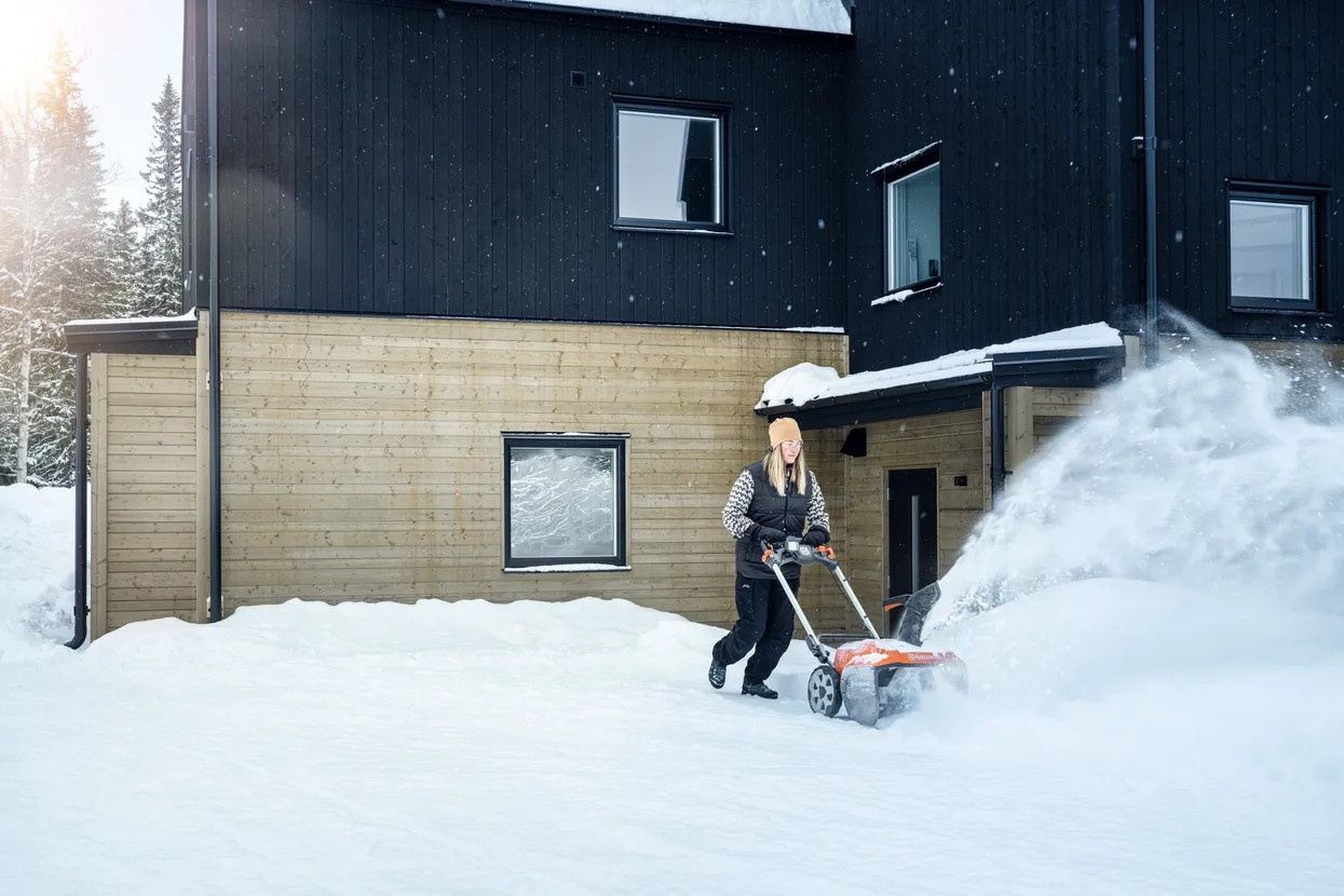 Husqvarna ST 253i Spazzaneve