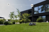 Husqvarna Automower® 305E Nera Robot Tagliaerba Husqvarna Automower® 305E Nera Robot Tagliaerba