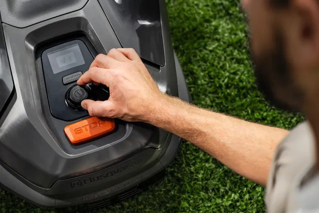 Husqvarna Automower® 320 Nera Robot Tagliaerba
