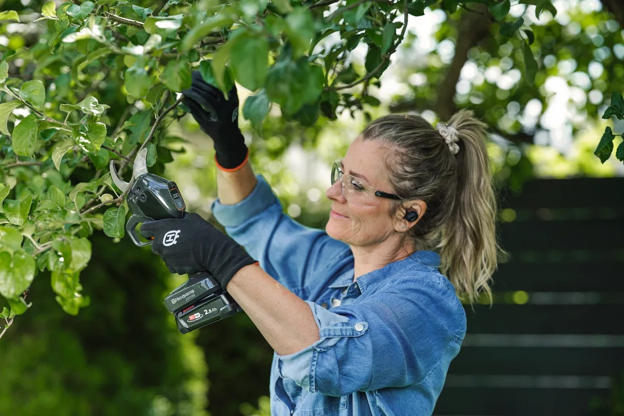 Forbice da potatura Husqvarna Aspire™ PS30X-P4A con batteria e caricabatterie