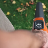 Husqvarna 335iB senza batteria e caricabatterie Husqvarna 335iB senza batteria e caricabatterie