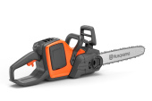 Husqvarna 230i motosega a batteria con batteria e caricabatterie Husqvarna 230i motosega a batteria con batteria e caricabatterie